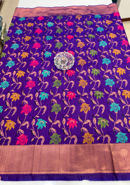 Soft silk saree with woven floral zari border and contrast pallu for women