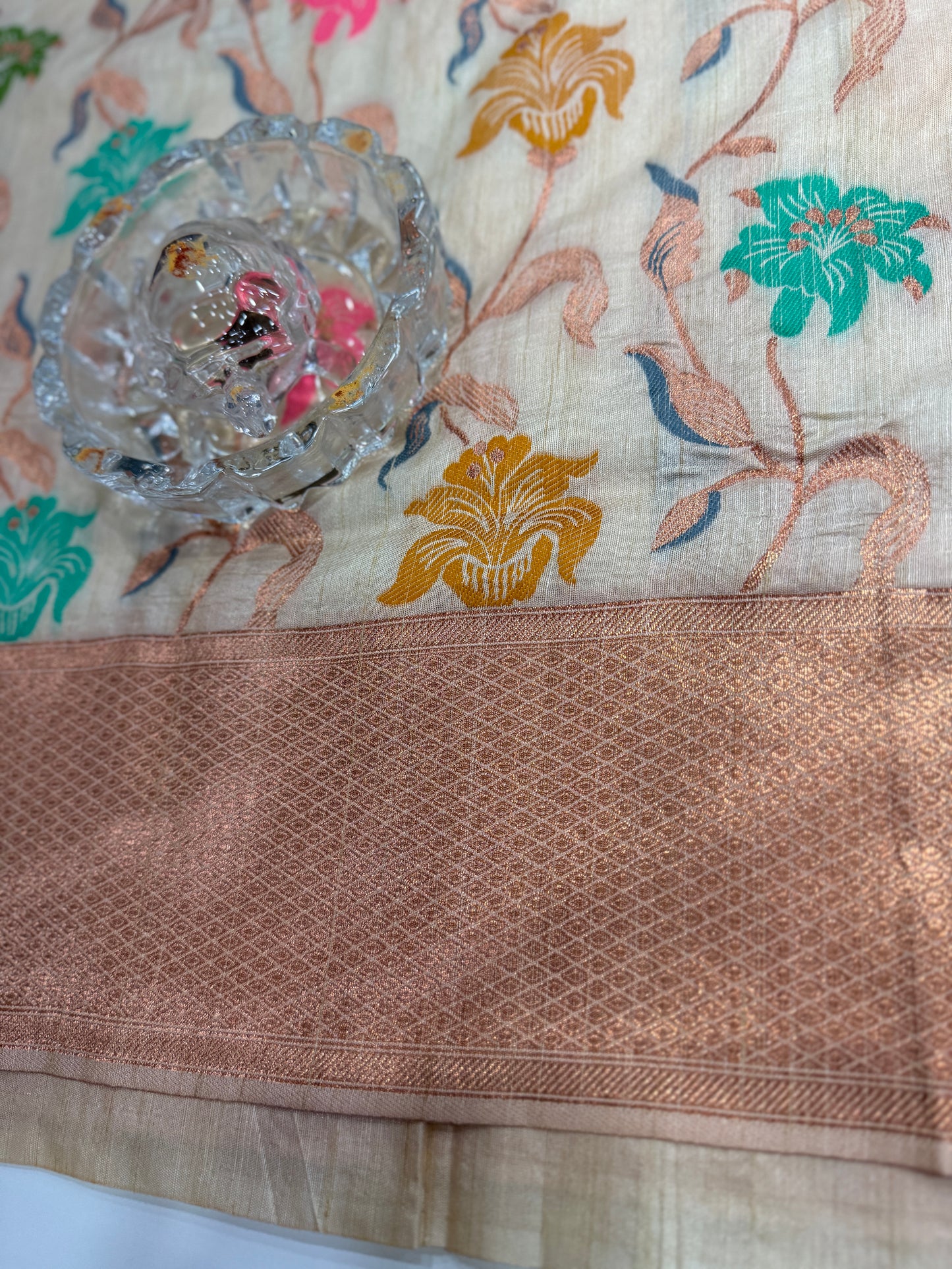 Soft silk saree with woven floral zari border and contrast pallu for women
