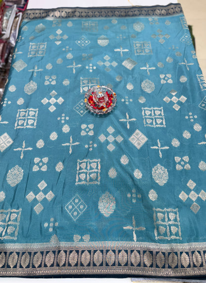 Pure Crepe Saree with Designer Contrast Blouse – Lightweight Festive Wear for Women