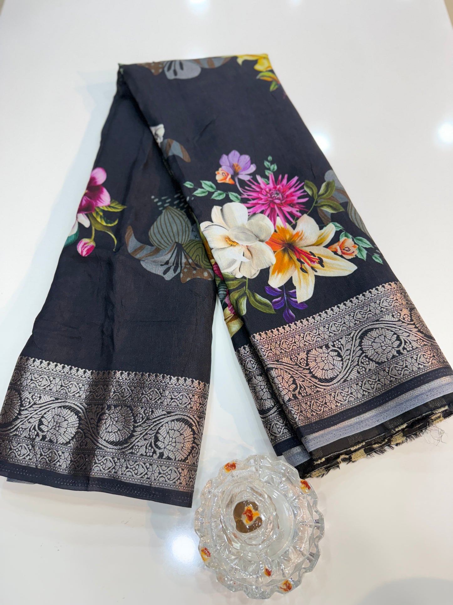 Russian Viscose Crepe Silk Chittpallu Saree with Heritage Print and Zari Border for Women