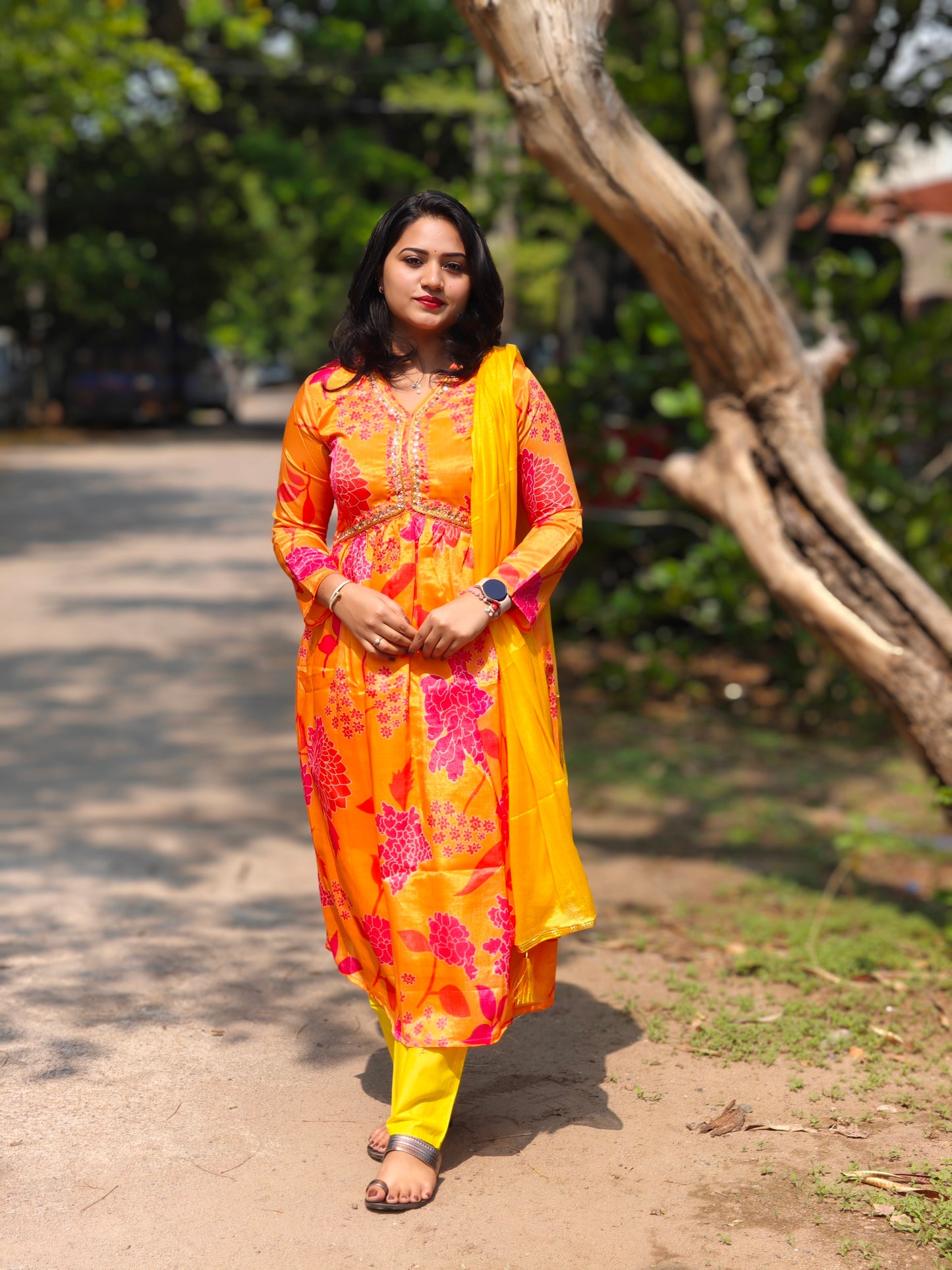 Sunny Elegance: Yellow Alia Cut Handwork 3PC Suit Set