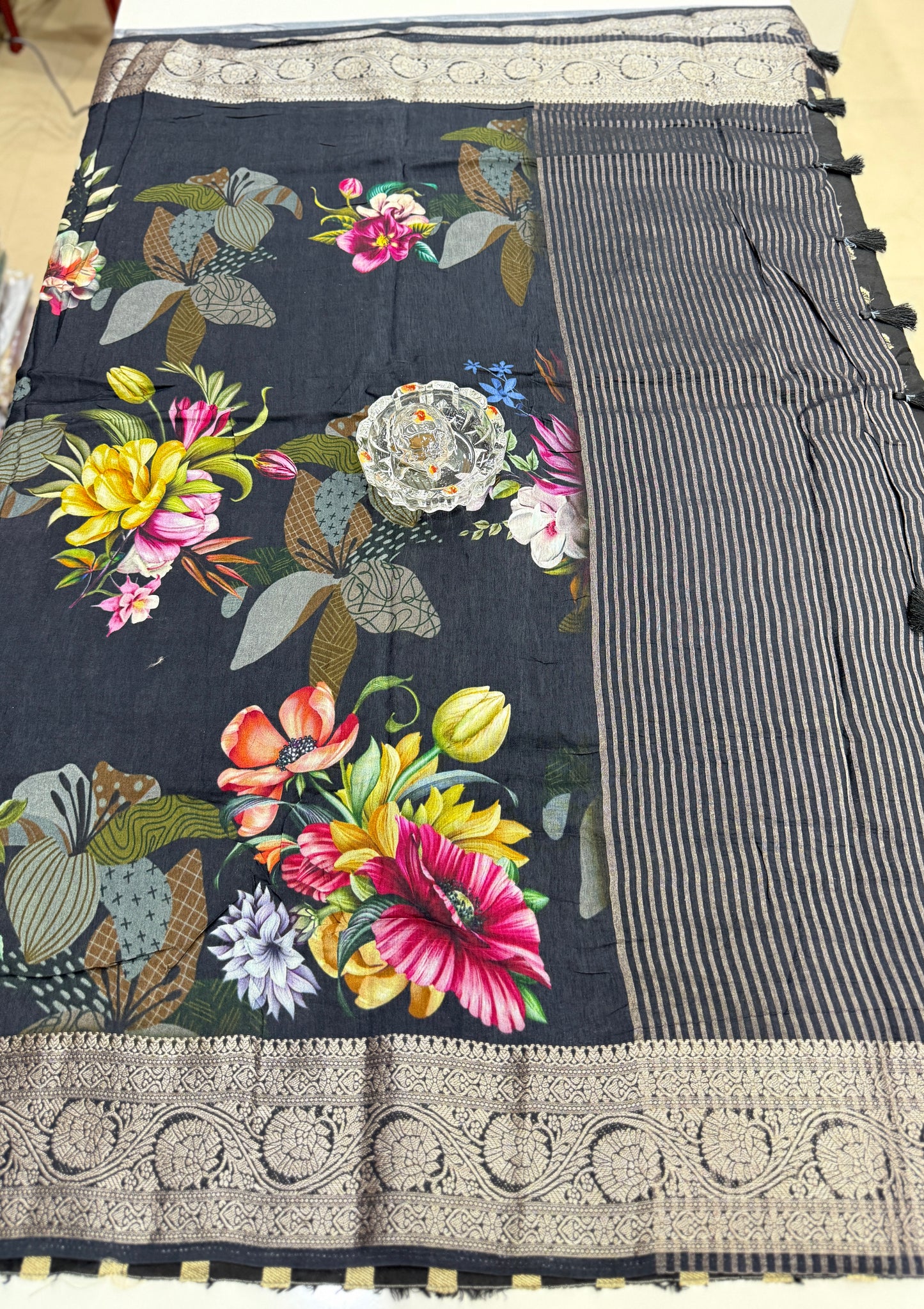 Russian Viscose Crepe Silk Chittpallu Saree with Heritage Print and Zari Border for Women