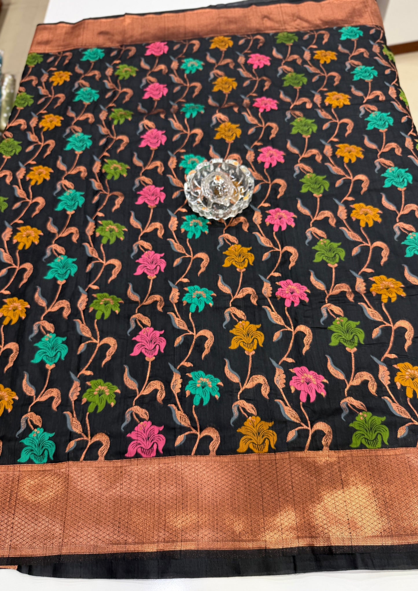 Soft silk saree with woven floral zari border and contrast pallu for women