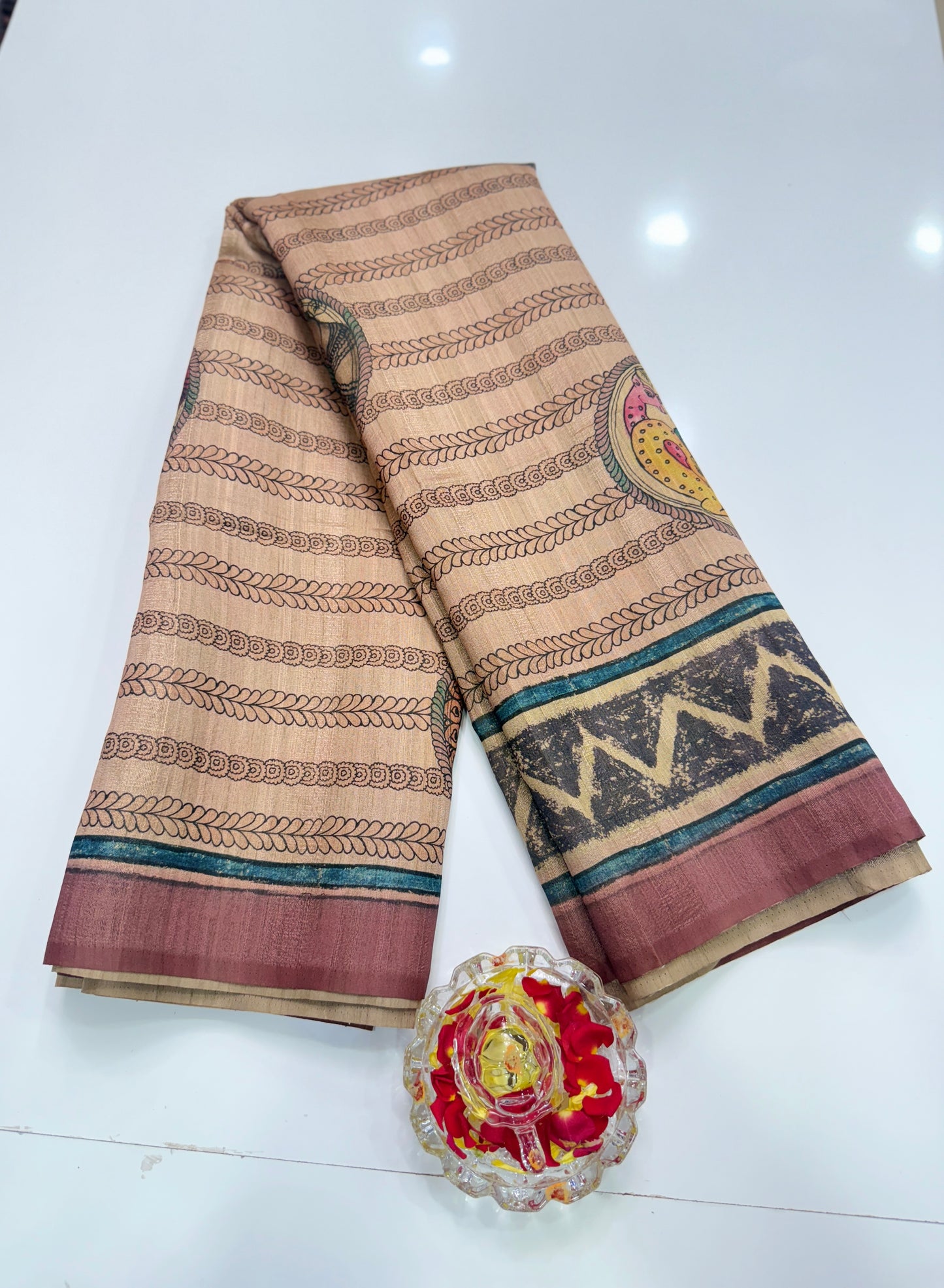 Silk Blend Printed Saree with Traditional Art Motifs and Glossy Texture – Festive Wear for Women