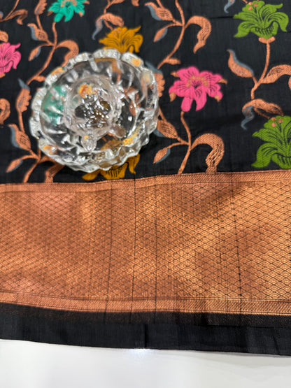 Soft silk saree with woven floral zari border and contrast pallu for women
