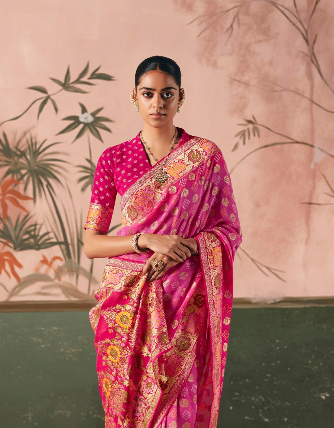 Pure Kaddi Georgette Zari Weaving Saree in Magenta Pink with Floral Jaal and Scalloped Border – Premium Festive & Wedding Wear for Women