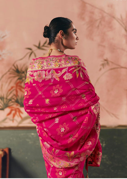 Pure Kaddi Georgette Zari Weaving Saree in Fuchsia Pink with Floral Jaal and Heavy Pallu – Festive and Wedding Wear Saree for Women